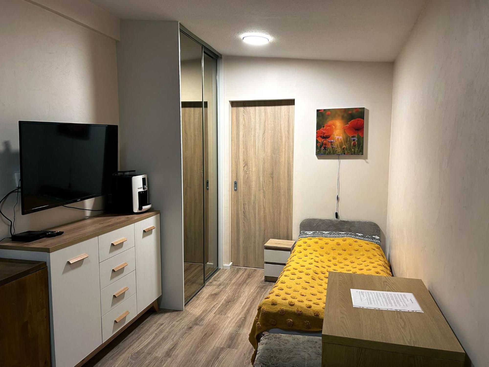 Nowoczesne Studio Z Ogrodem I Parkingiem Poznan Dış mekan fotoğraf
